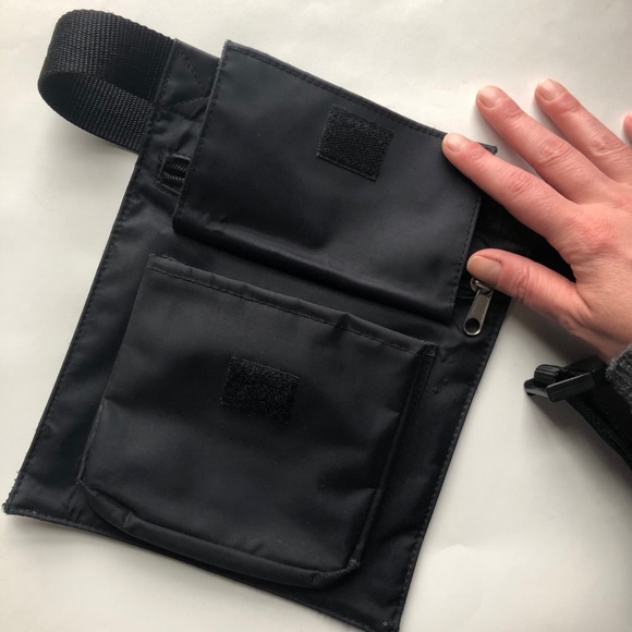 Black Nylon Adjustable Waist Bag / Fanny Pack - Picture 4 of 4